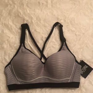 Victoria’s Secret Incredible Sport Bra 34C